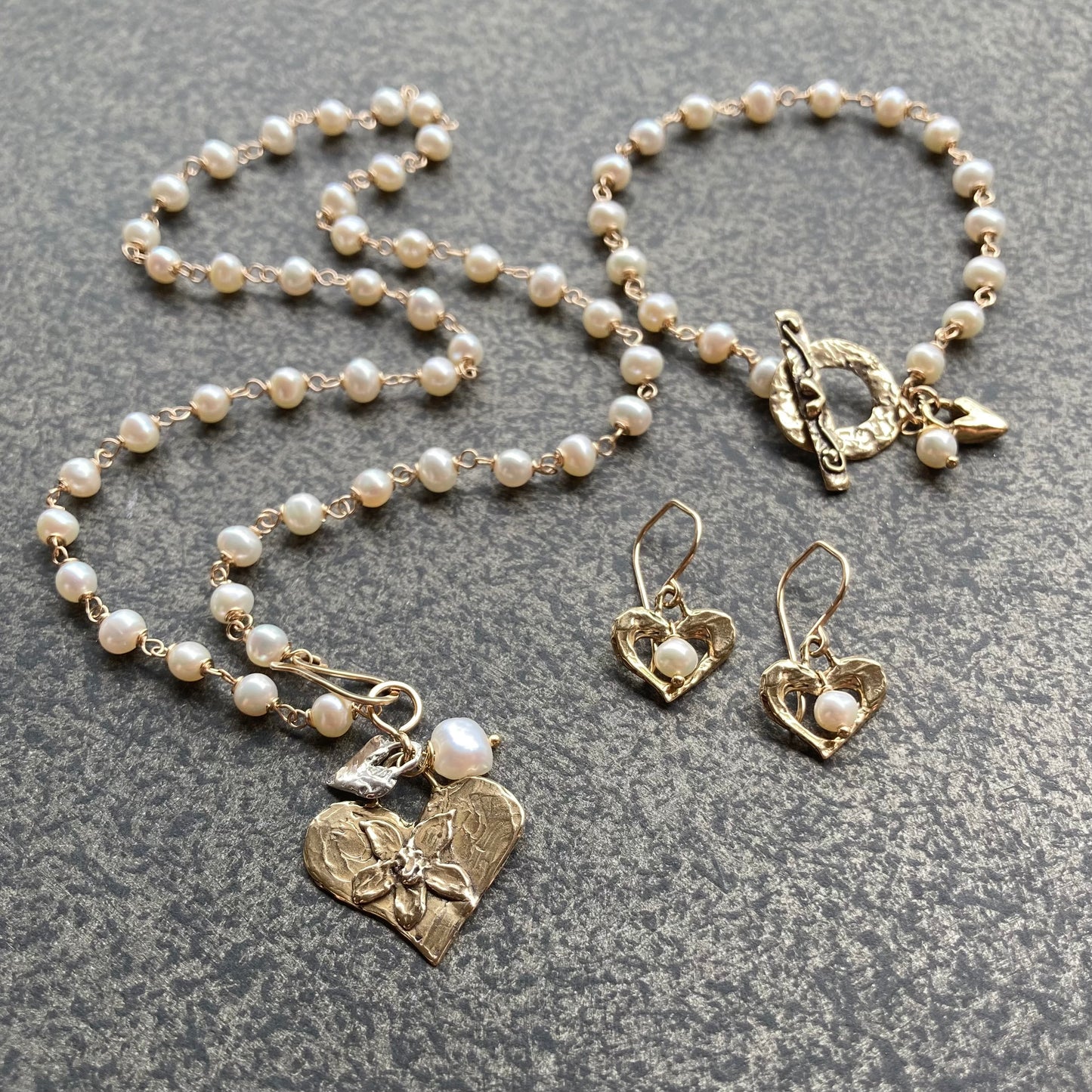 Freshwater Pearl, Gold & Bronze Heart Toggle Charm Bracelet