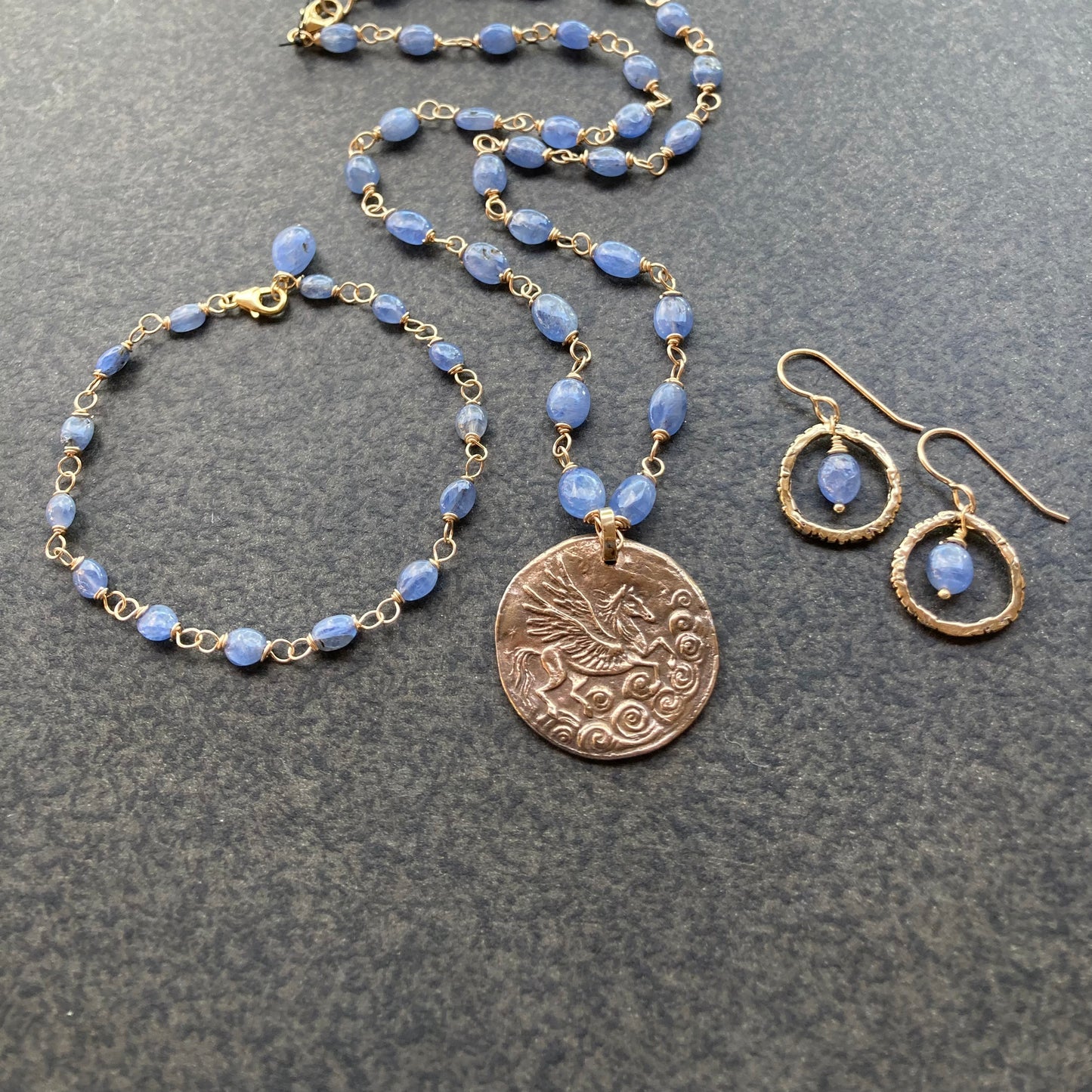 Burmese Sapphire & Gold Bracelet