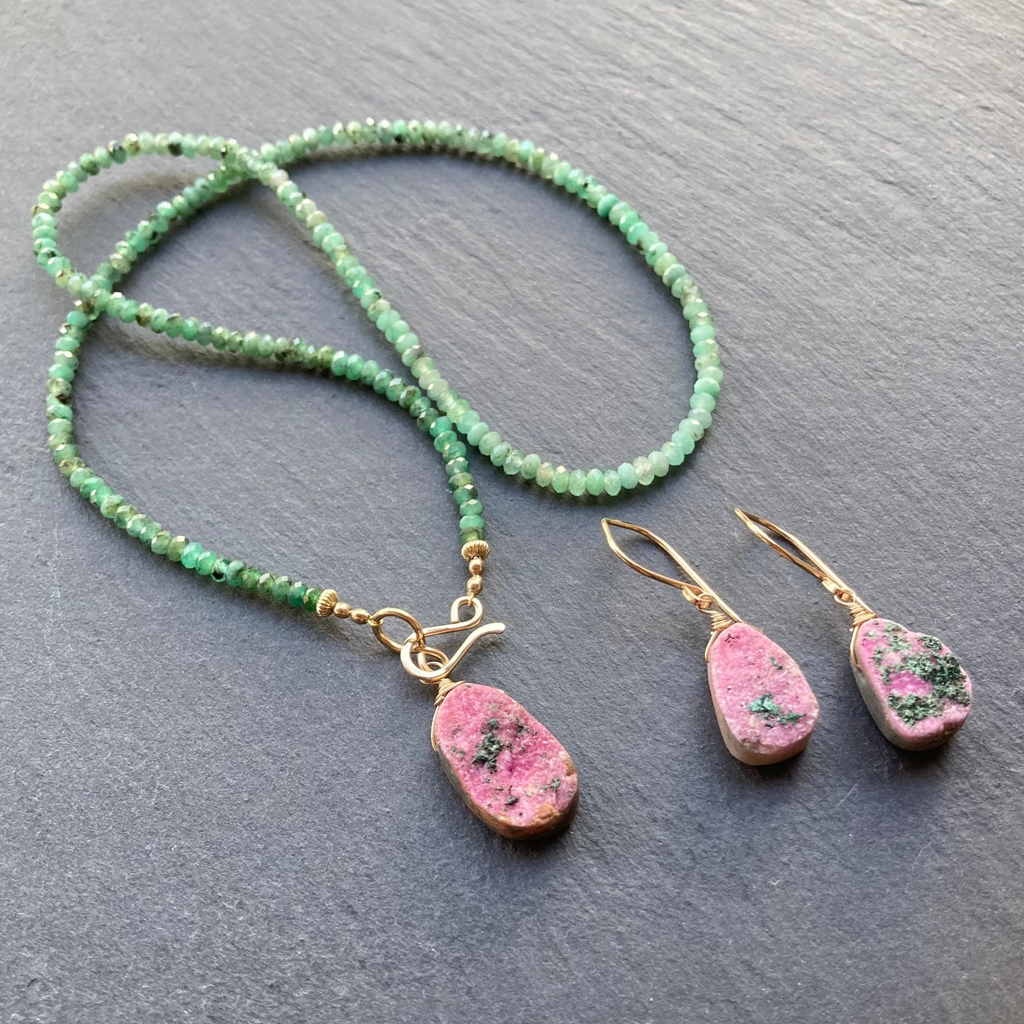 Natural Emerald, Cobalto Calcite & Gold Necklace