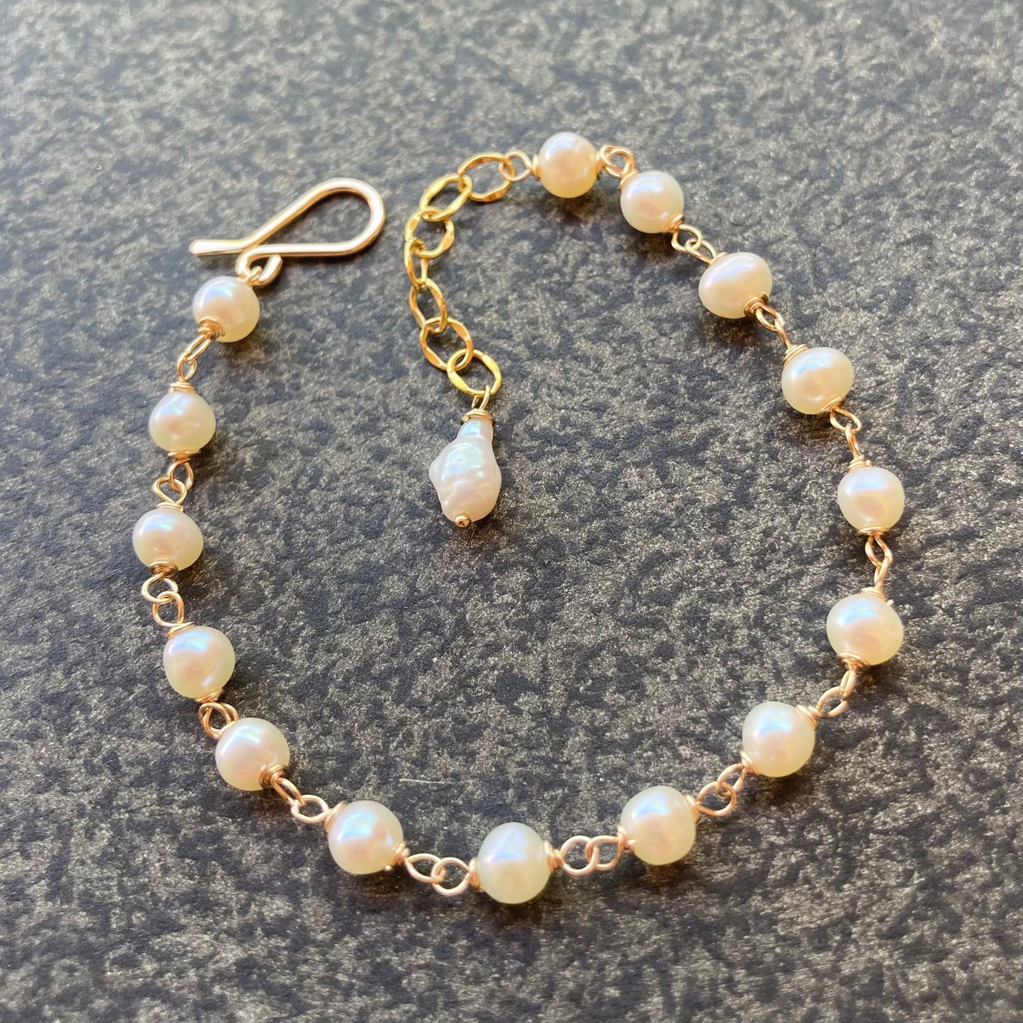 Freshwater Pearl & Gold Bracelet