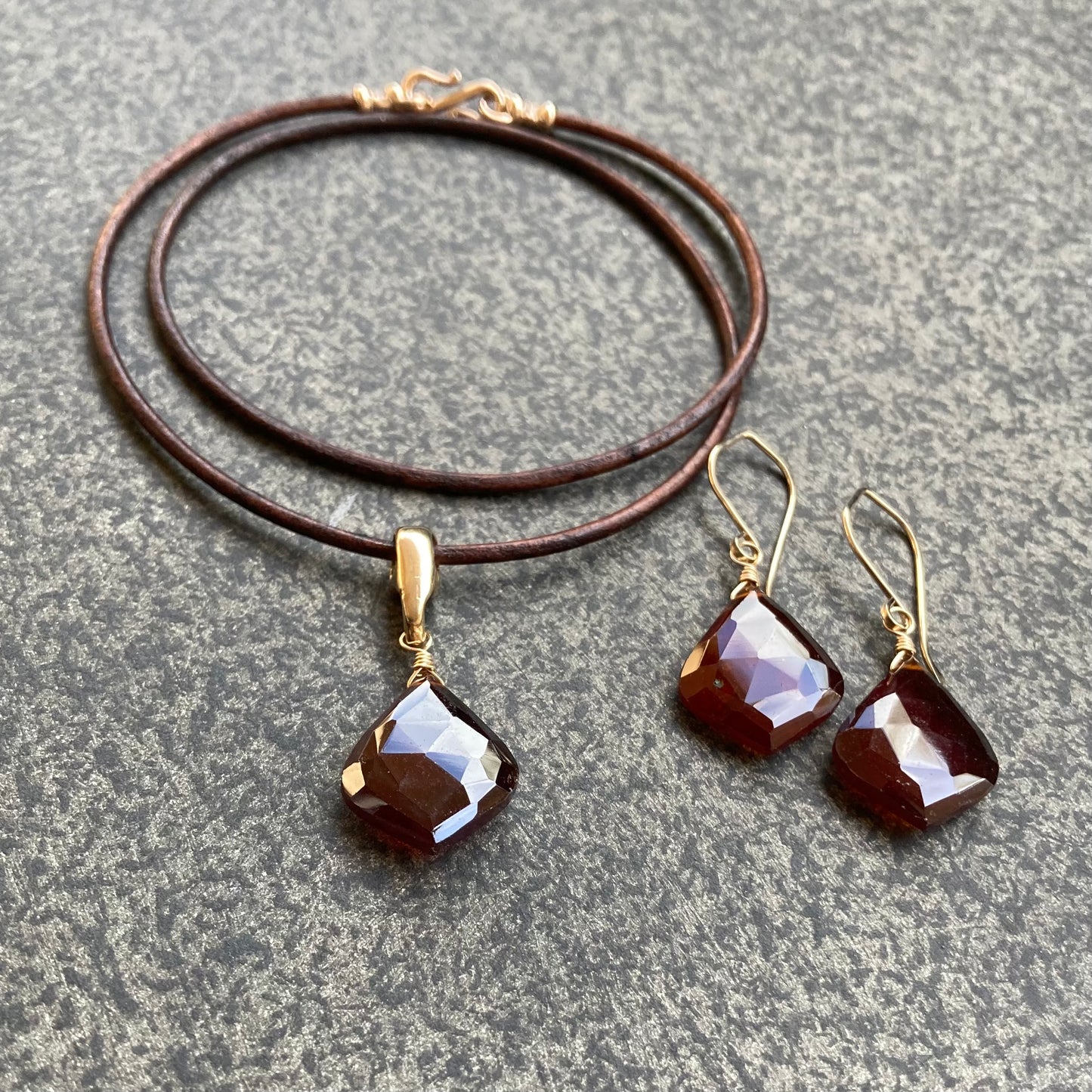 Hessonite Garnet & Bronze Leather Choker