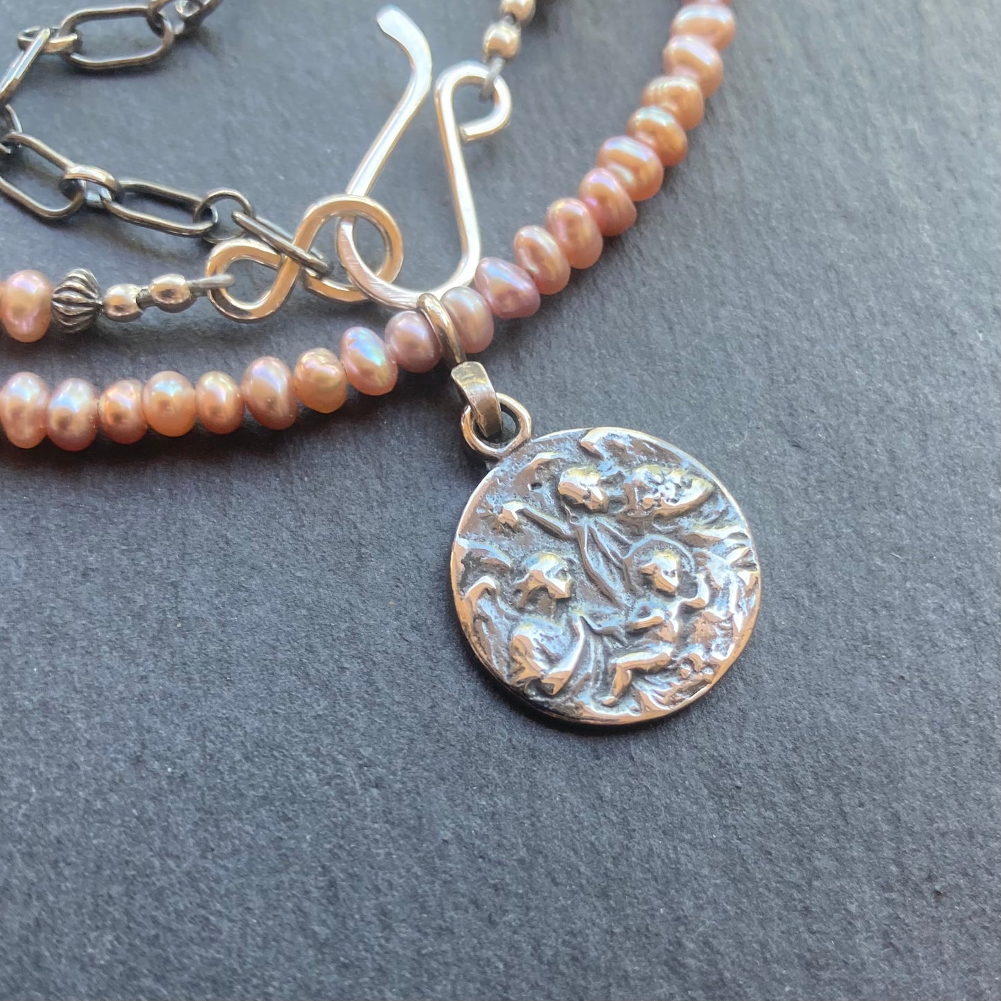Mauve Freshwater Pearl & Sterling Silver Vintage French Medallion Choker