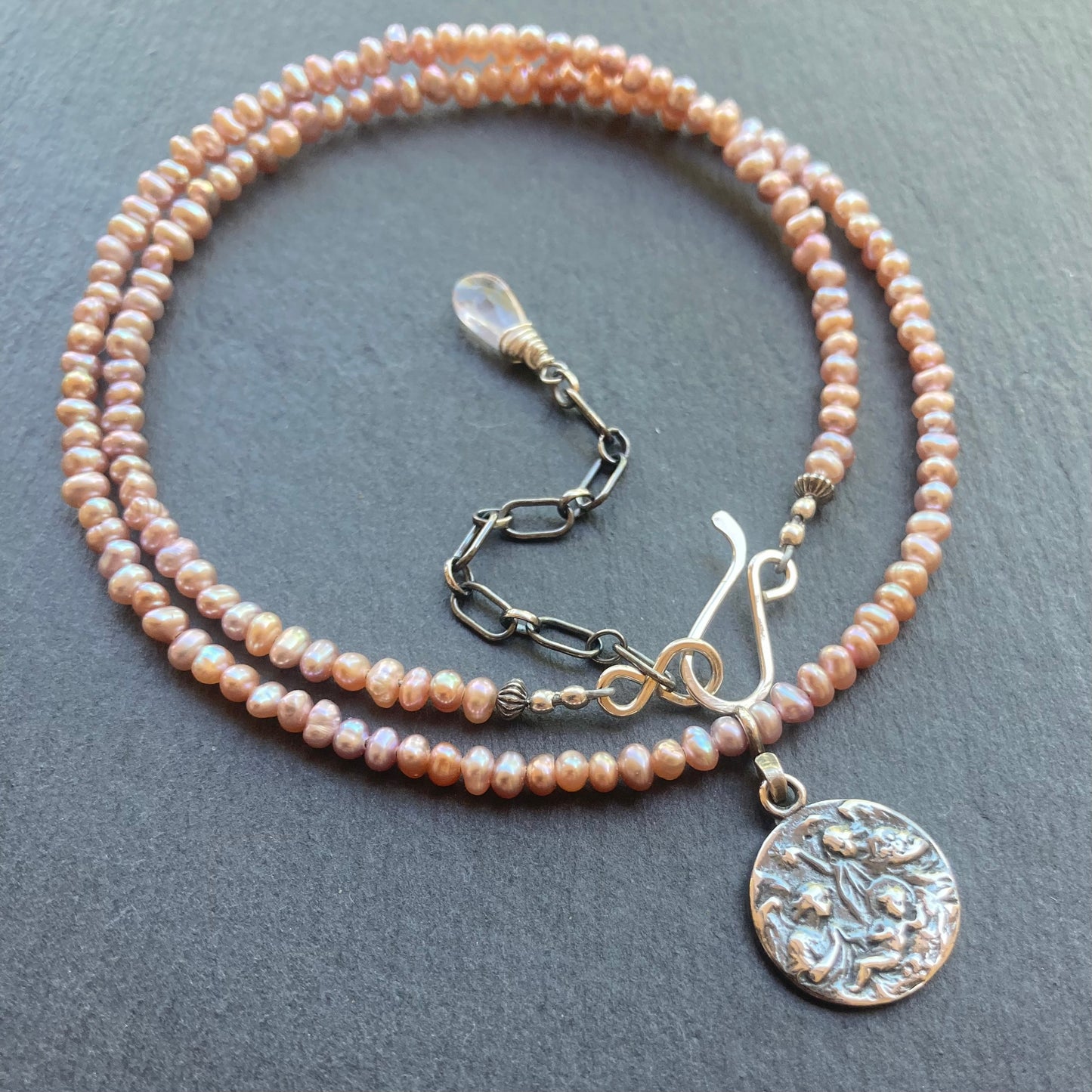 Mauve Freshwater Pearl & Sterling Silver Vintage French Medallion Choker