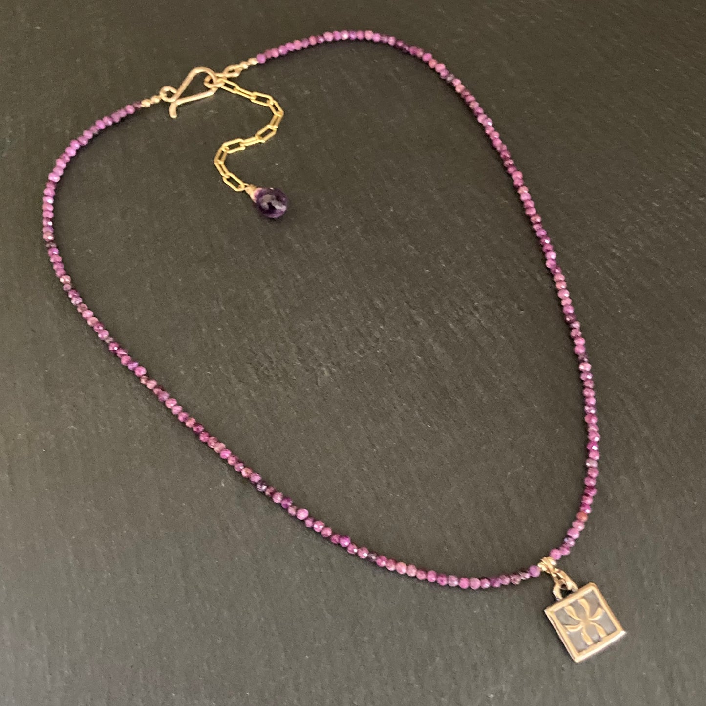 Stichtite, Gold & Bronze Iris Pendant Choker