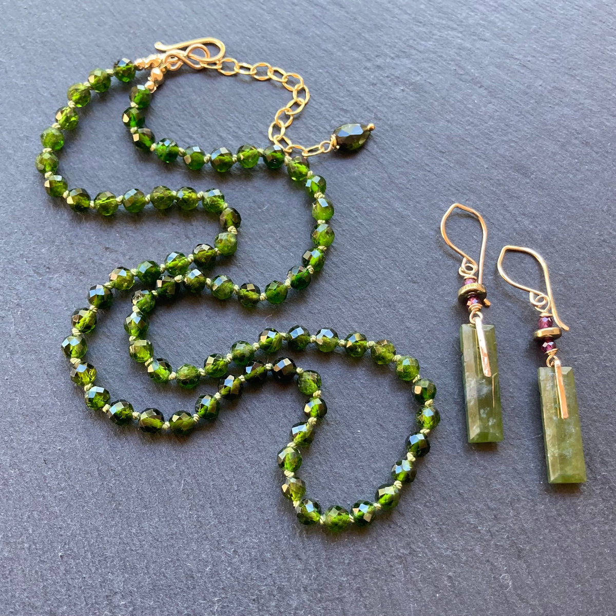Chrome Diopside Hand Knotted Silk Necklace