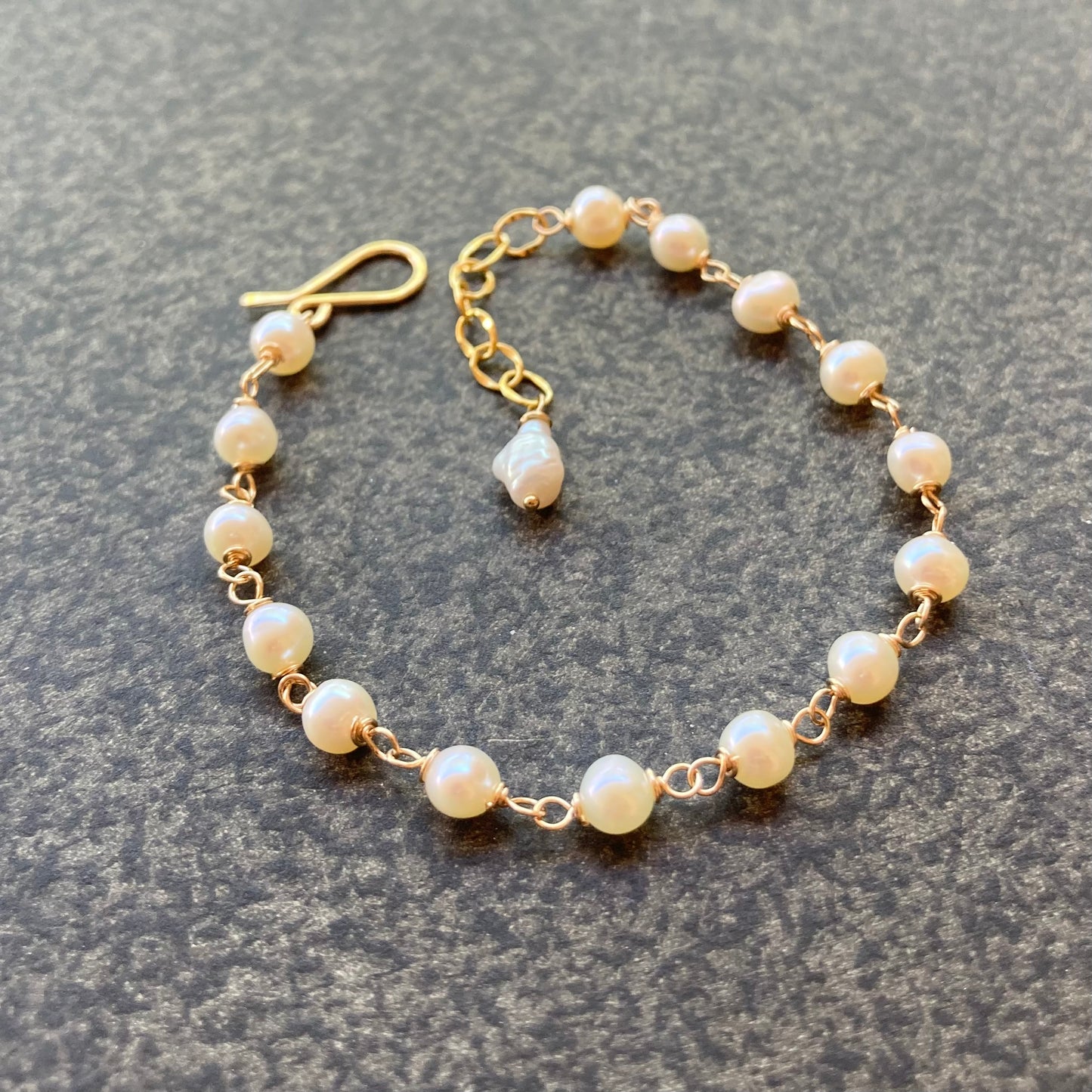 Freshwater Pearl & Gold Bracelet