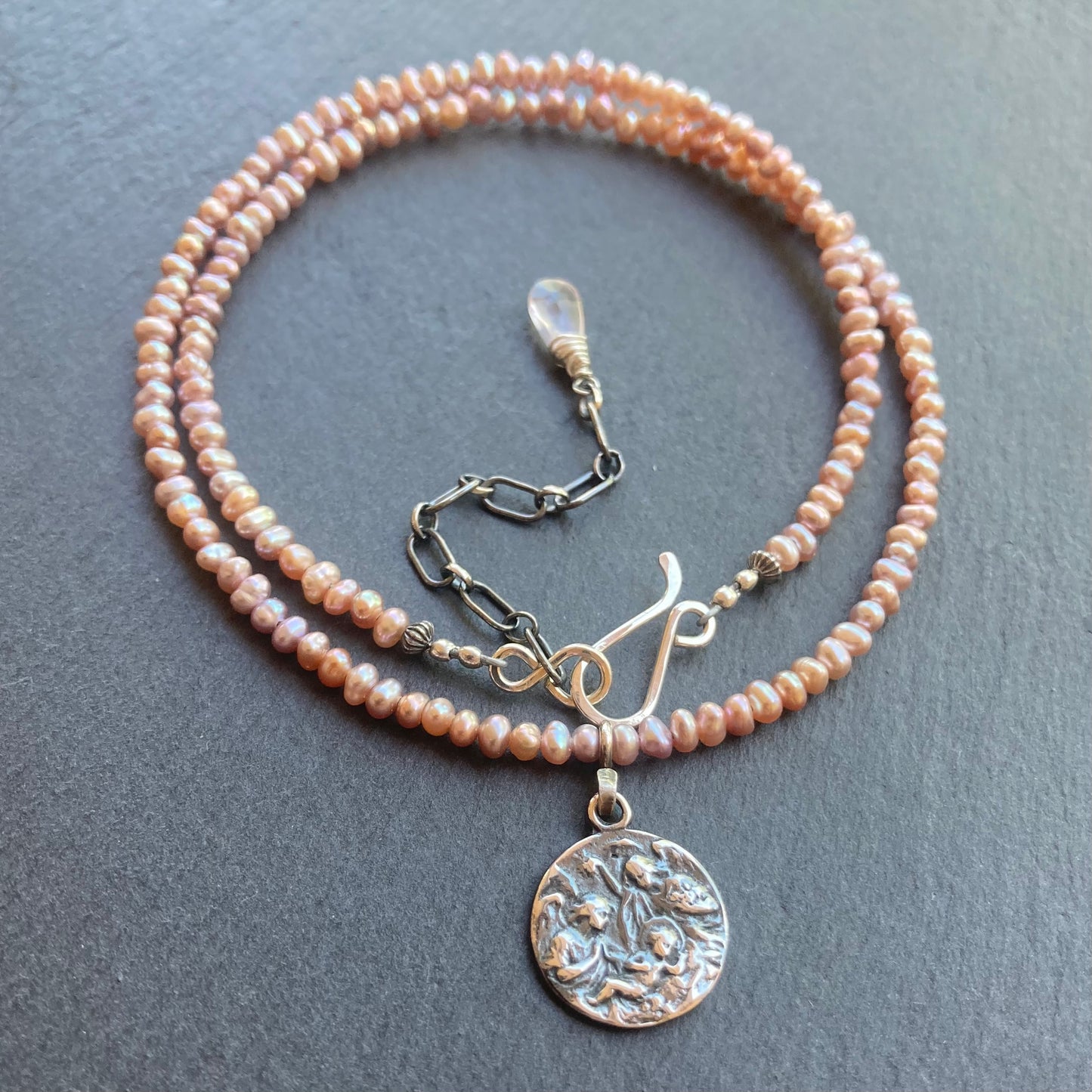 Mauve Freshwater Pearl & Sterling Silver Vintage French Medallion Choker