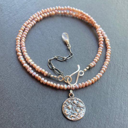 Mauve Freshwater Pearl & Sterling Silver Vintage French Medallion Choker