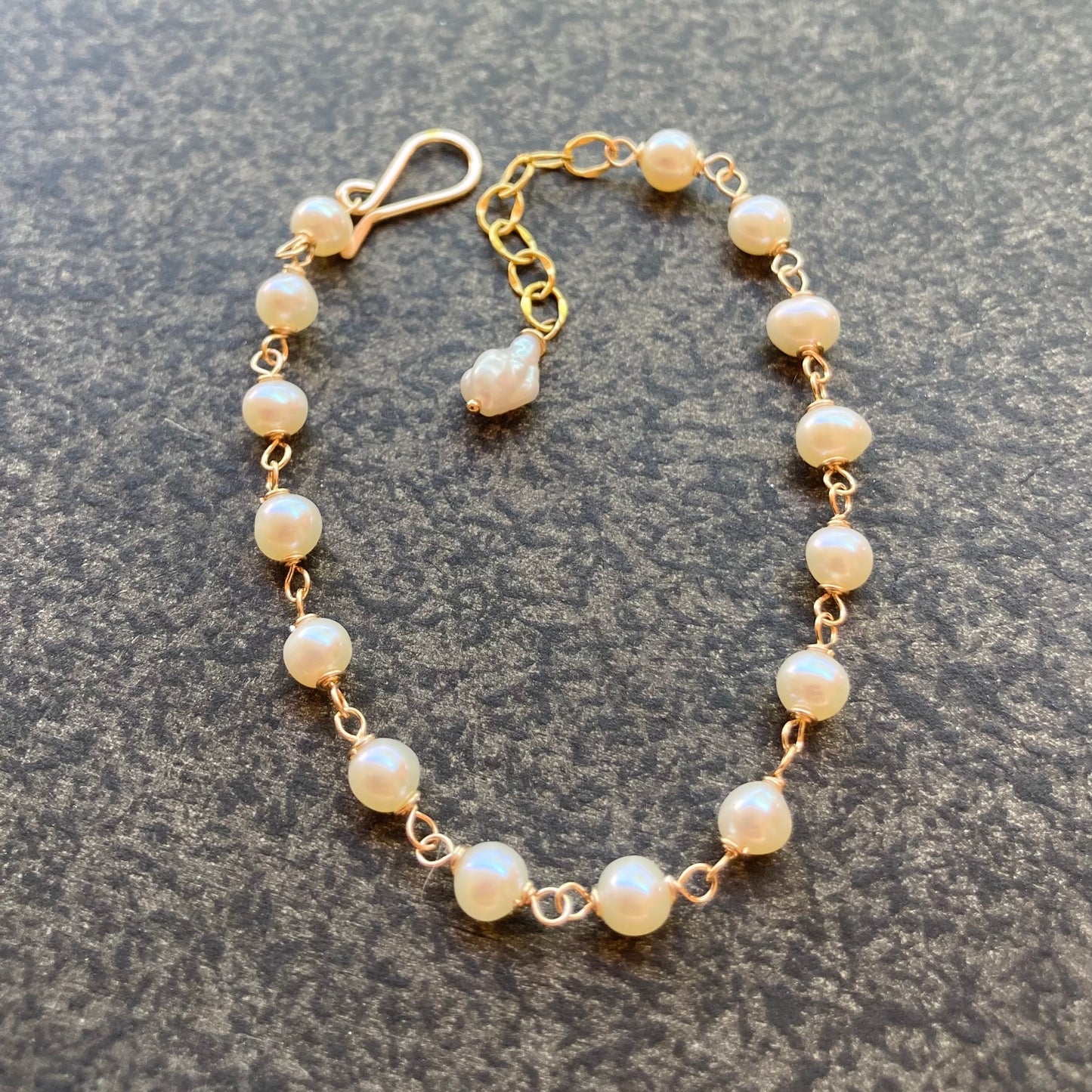 Freshwater Pearl & Gold Bracelet