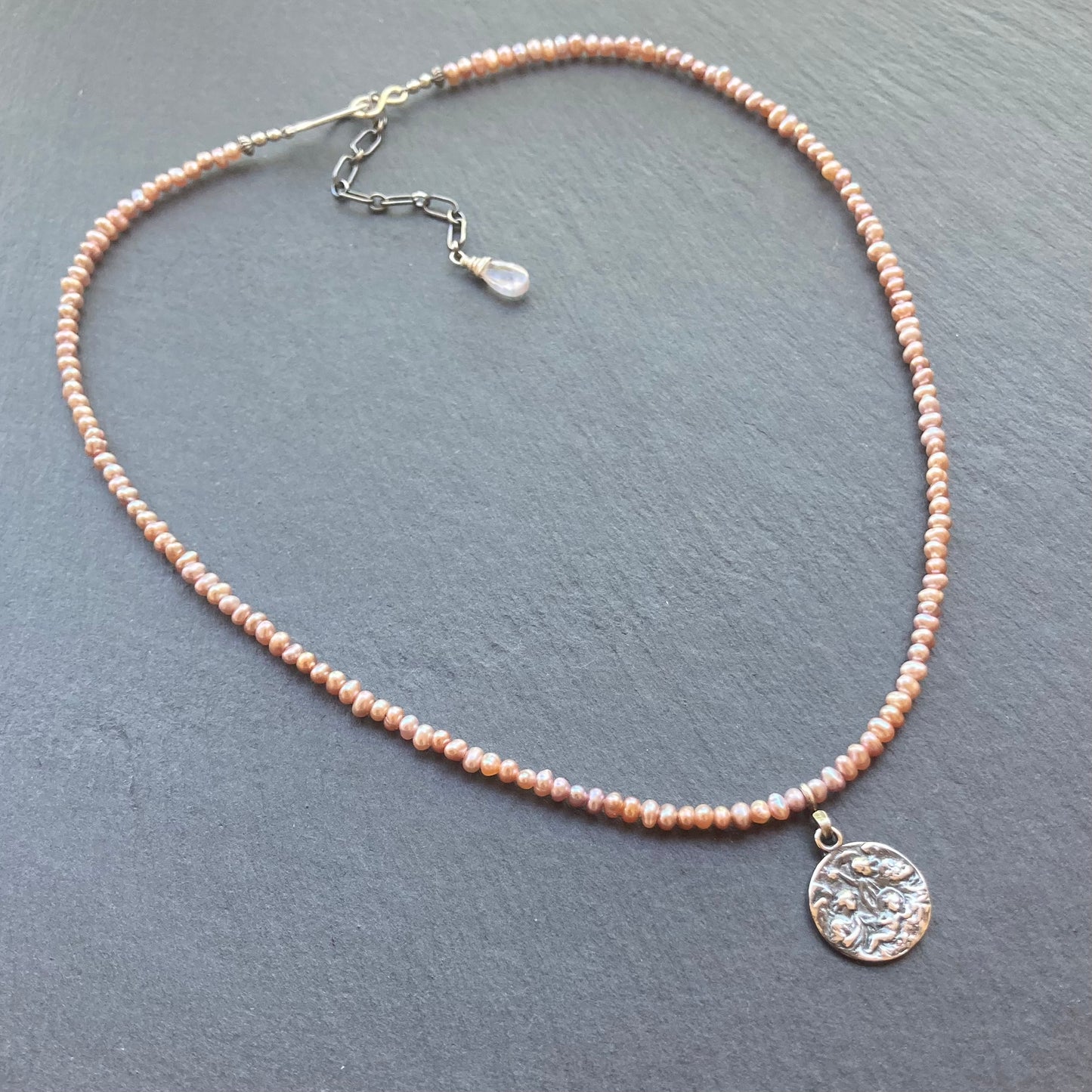 Mauve Freshwater Pearl & Sterling Silver Vintage French Medallion Choker