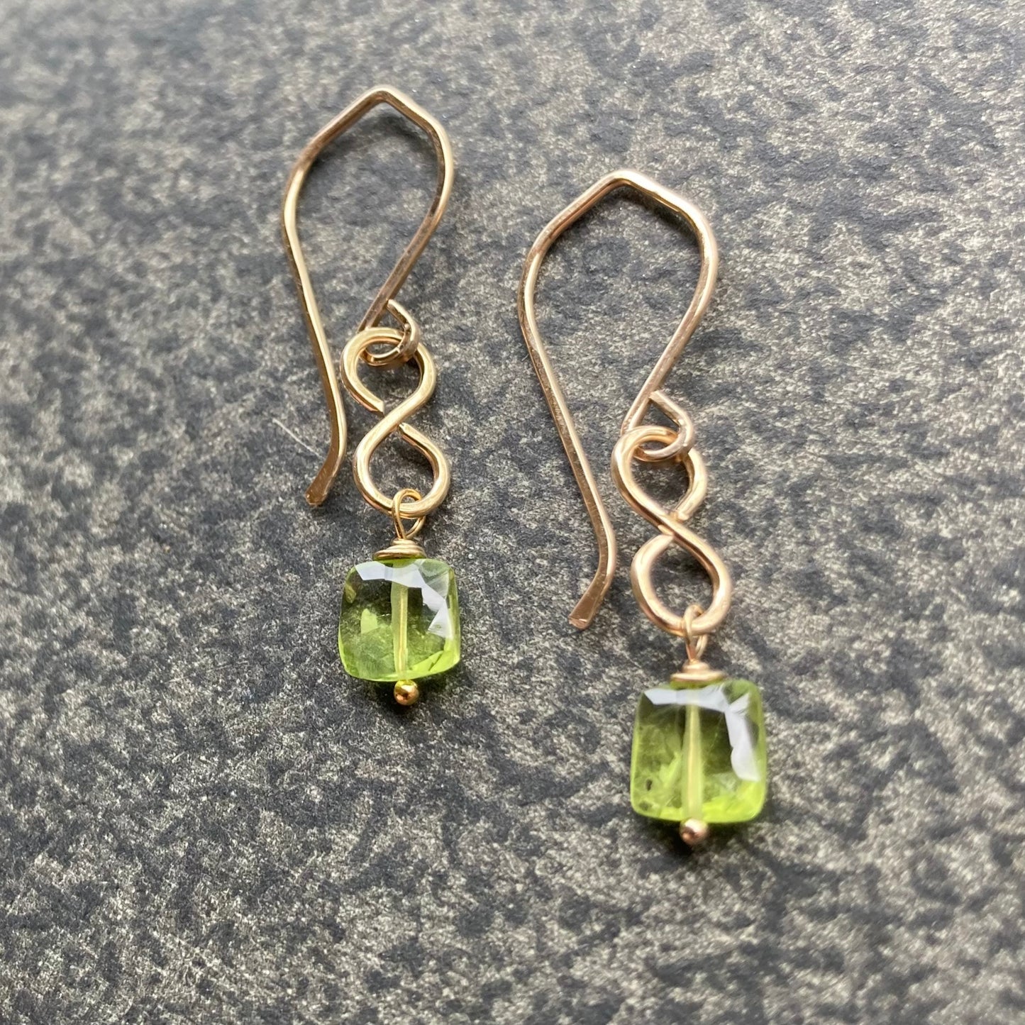 Peridot & Gold Infinity Link Earring