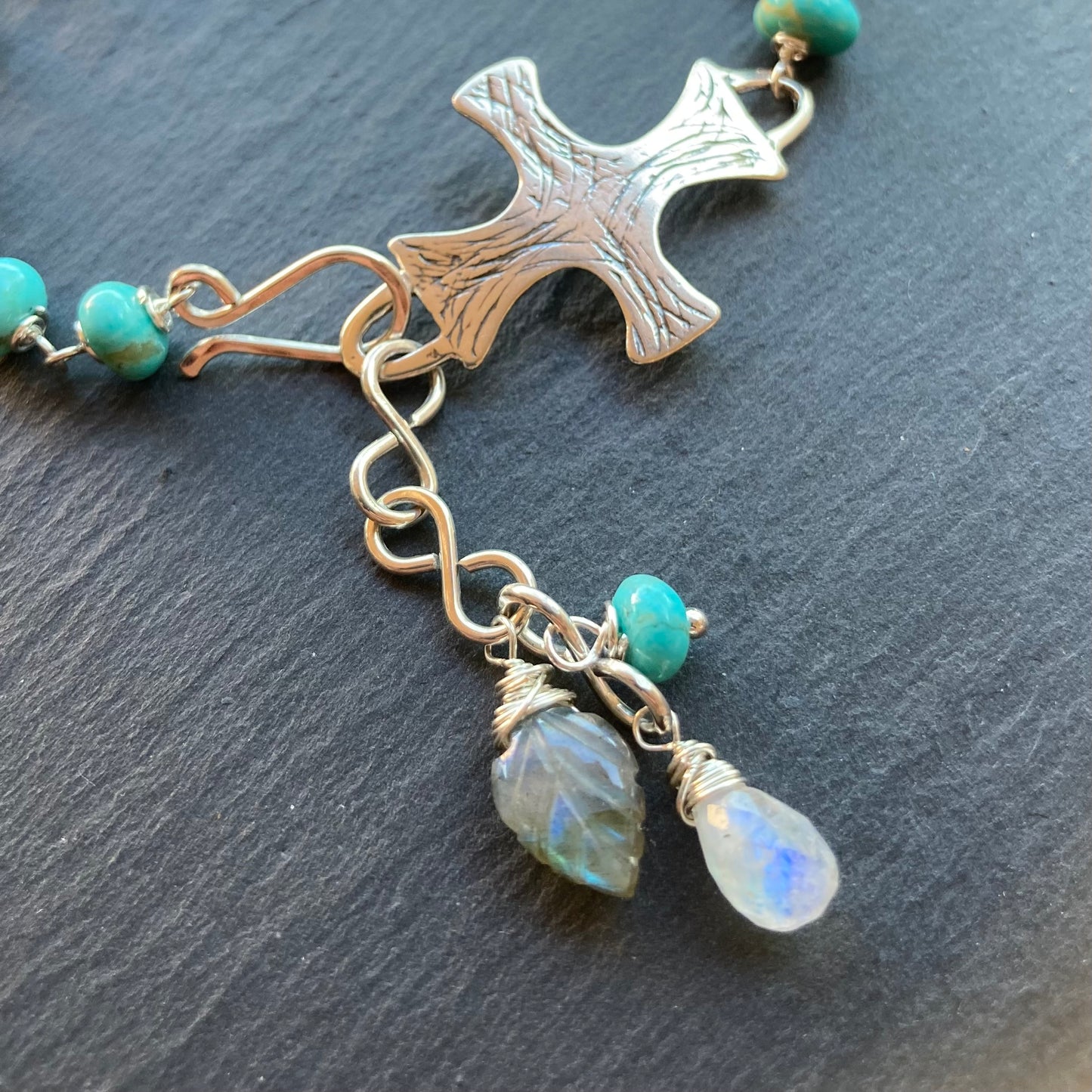 Kingman Turquoise & Sterling Silver Cross Pattée Charm Bracelet
