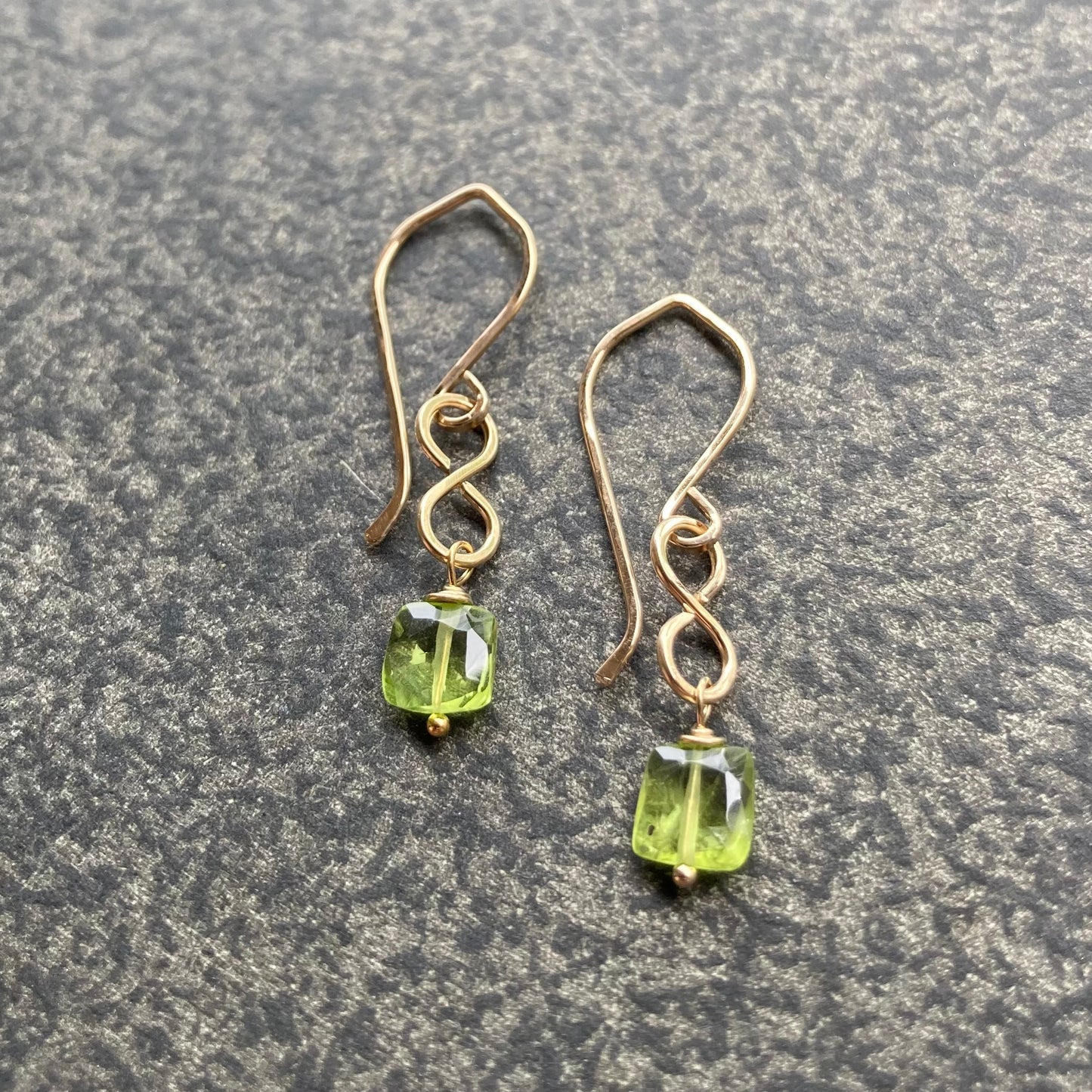 Peridot & Gold Infinity Link Earring