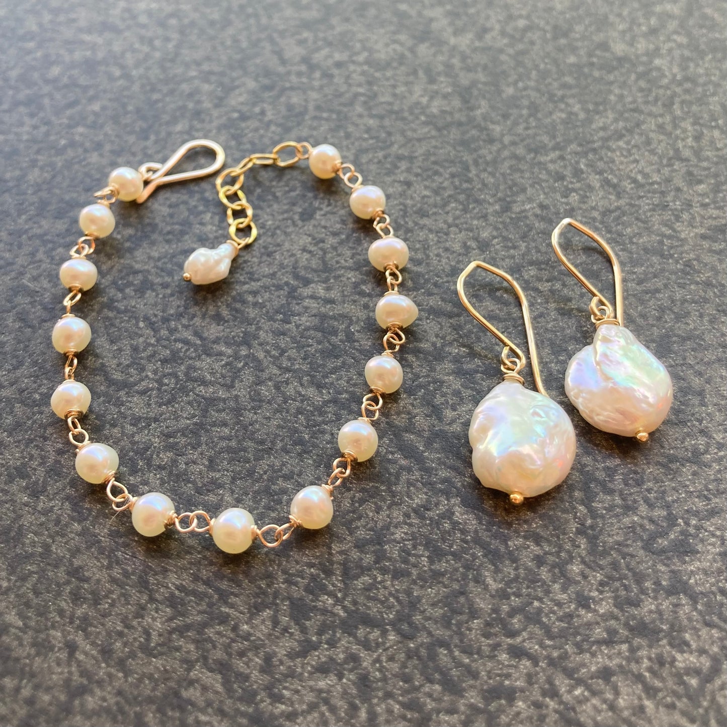 Freshwater Pearl & Gold Bracelet