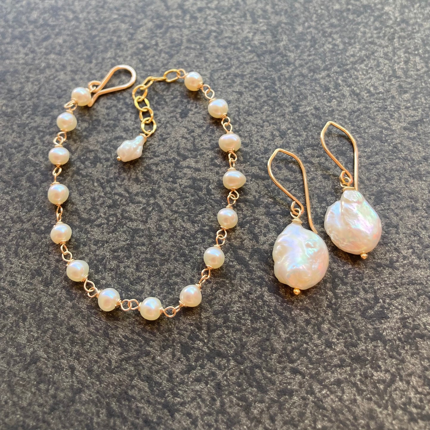 Freshwater Pearl & Gold Bracelet